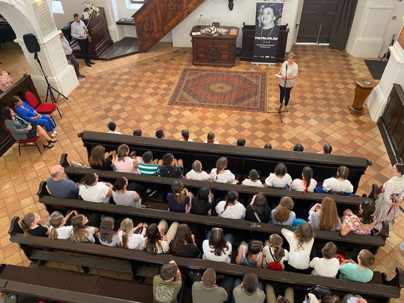  Akinek a folklór az anyanyelve volt