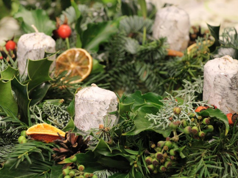 Adventi koszorú a PRaktika műhelyében