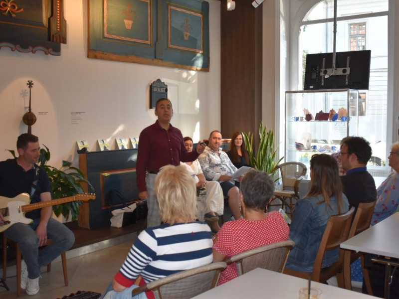 Cirkusz boldog embereknek