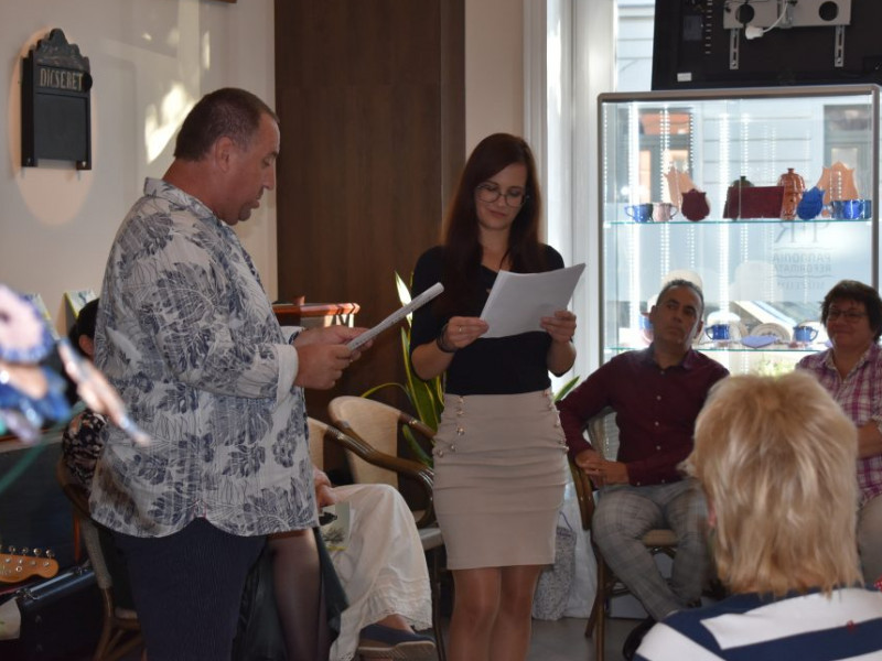 Cirkusz boldog embereknek