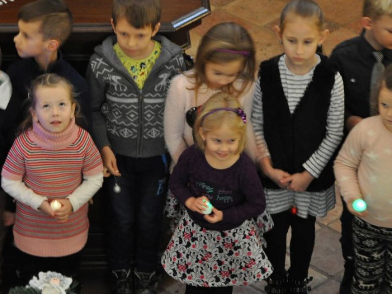 Karácsonyi műsor és betlehemezés