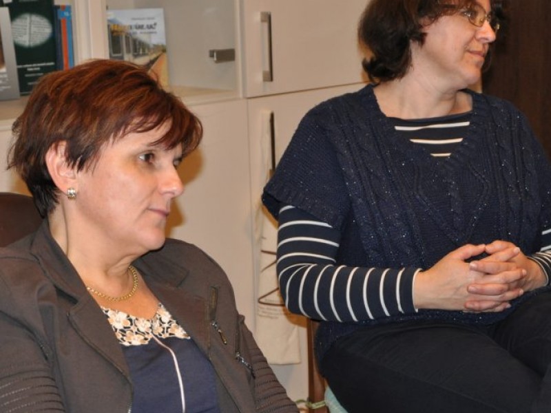 Kávéházi beszélgetés