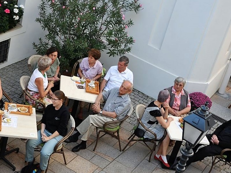 Kávéházi beszélgetések