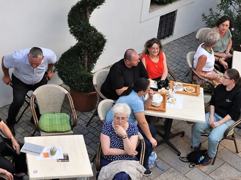 Kávéházi beszélgetések