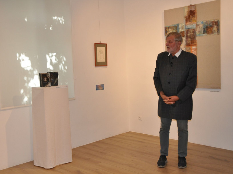 Miatyánk a kortárs magyar művészetben időszaki kiállítás rendhagyó tárlatvezetés