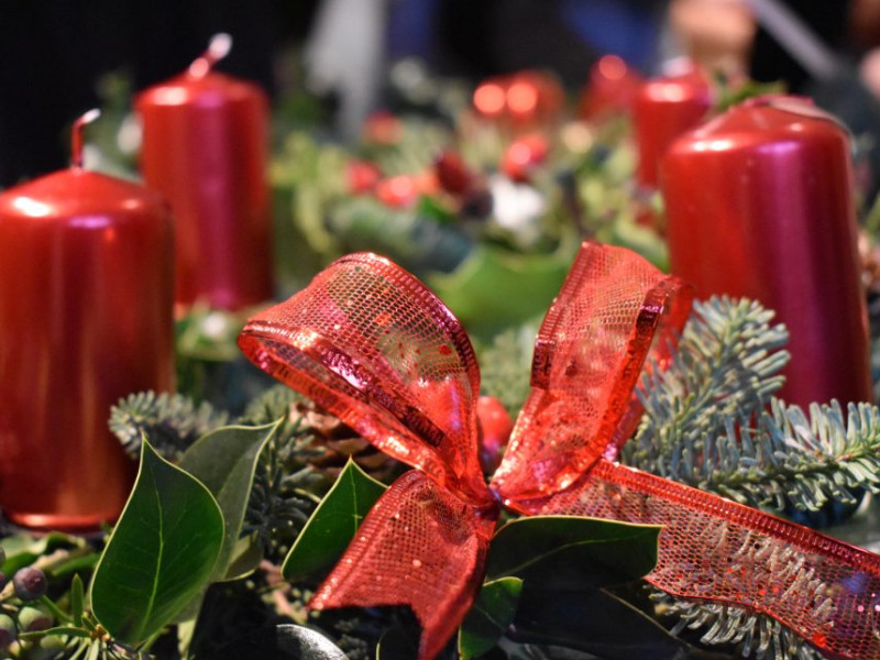 Mit jelképez az adventi koszorú? 