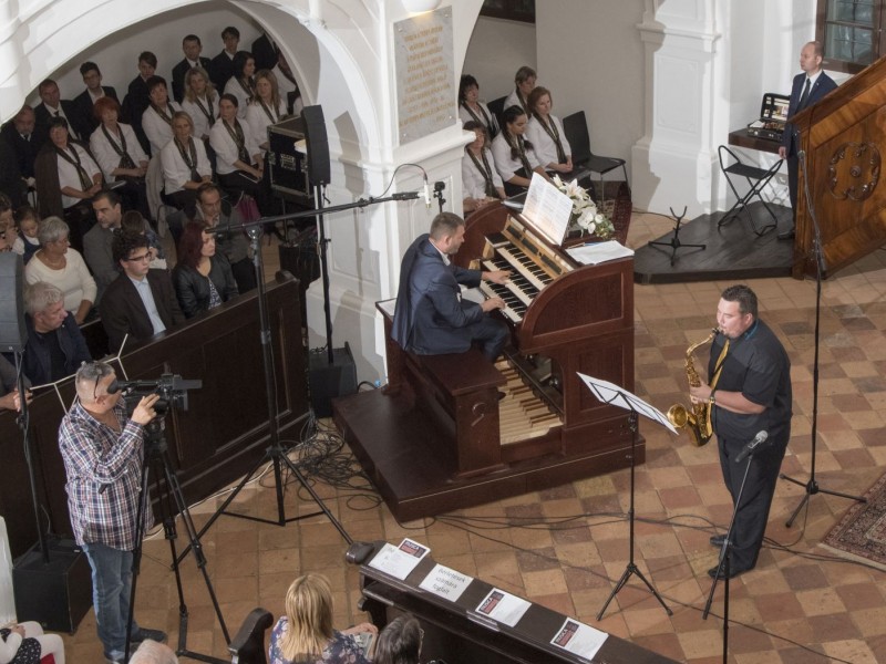 Parola Csaba szerzői est képekben