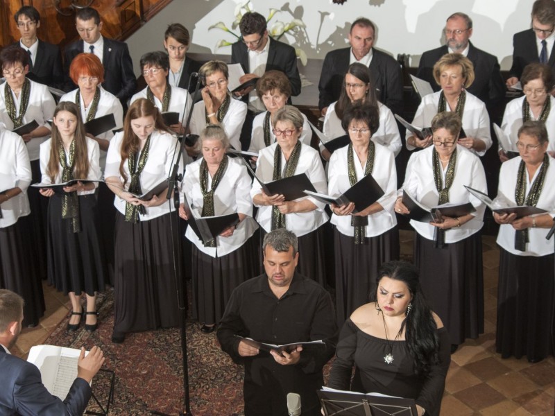 Parola Csaba szerzői est képekben