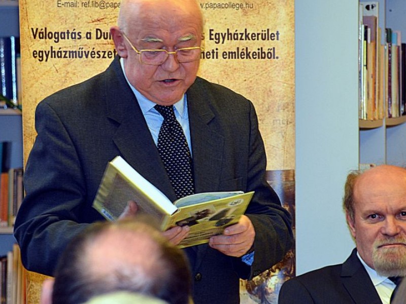 Váli Mari Hathalmi emlékek könyvbemutató