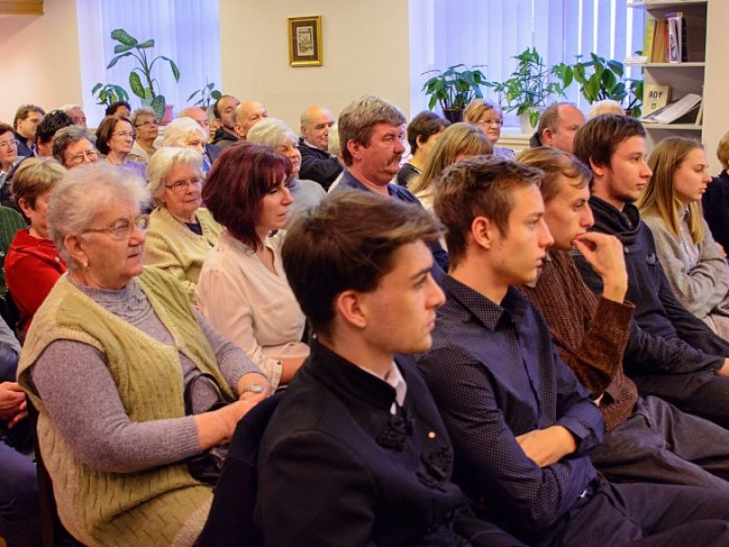 Váli Mari Hathalmi emlékek könyvbemutató