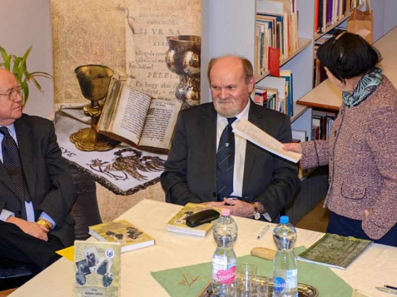 Váli Mari Hathalmi emlékek könyvbemutató