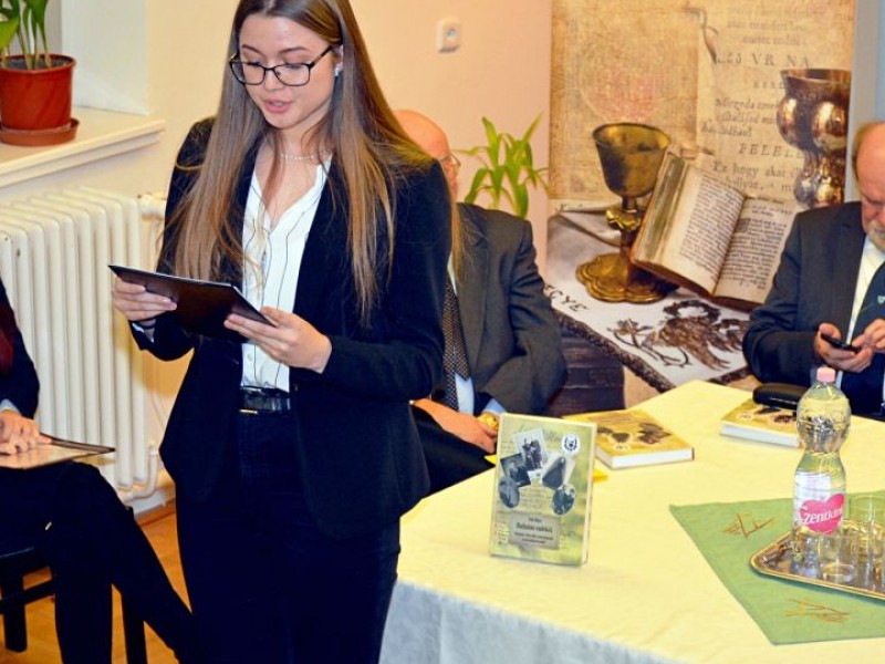 Váli Mari Hathalmi emlékek könyvbemutató